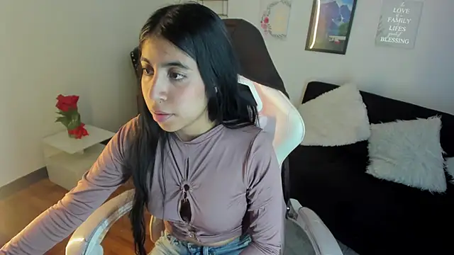 lunitaa18 online show from September 24, 8:34 pm