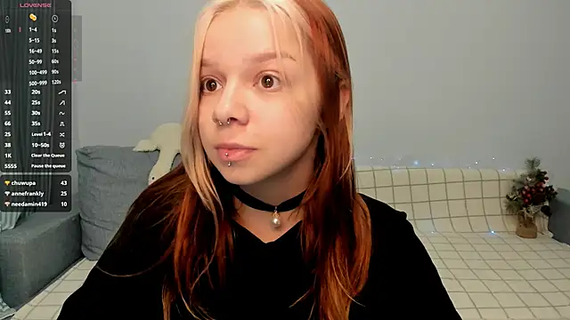 Snapshot of crystal_lilith chatting on December 4, 3:21 pm crystal lilith online show from December 4, 3:21 pm