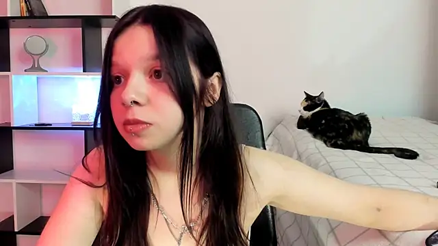 Snapshot of crystal_lilith chatting on February 8, 1:33 pm crystal lilith online show from February 8, 1:33 pm