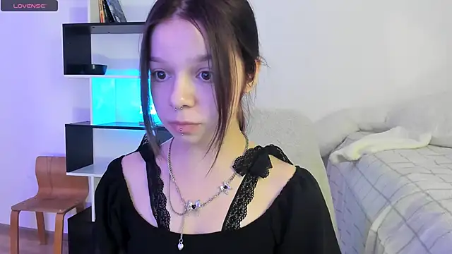 Snapshot of crystal_lilith chatting on February 10, 8:53 pm crystal lilith online show from February 10, 8:53 pm