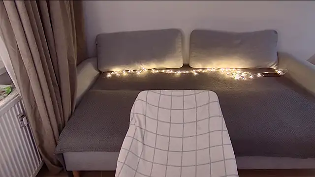 Snapshot of crystal_lilith chatting on November 23, 2:55 am crystal lilith online show from November 23, 2:55 am