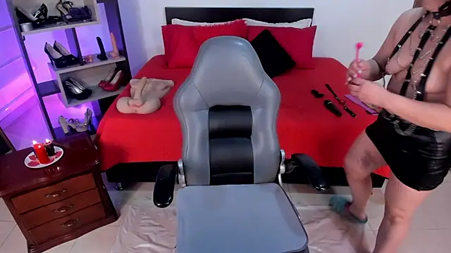 Snapshot of Veronica_Jacobss chatting on October 17, 8:00 pm Veronica Jacobss online show from October 17, 8:00 pm