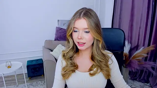 Snapshot of FollowLovee chatting on January 24, 11:48 am FollowLovee online show from January 24, 11:48 am