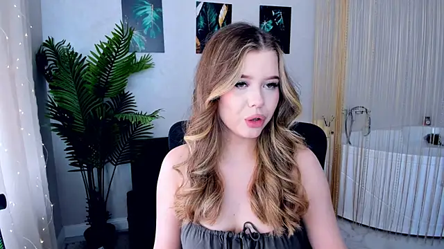 Snapshot of FollowLovee chatting on February 16, 11:38 am FollowLovee online show from February 16, 11:38 am