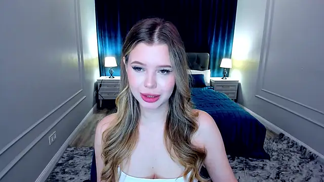 Snapshot of FollowLovee chatting on September 12, 8:20 pm FollowLovee online show from September 12, 8:20 pm