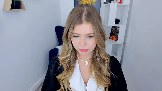 Snapshot of FollowLovee chatting on September 26, 12:42 pm FollowLovee online show from September 26, 12:42 pm