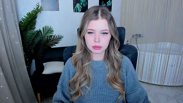 Snapshot of FollowLovee chatting on September 27, 6:35 pm FollowLovee online show from September 27, 6:35 pm