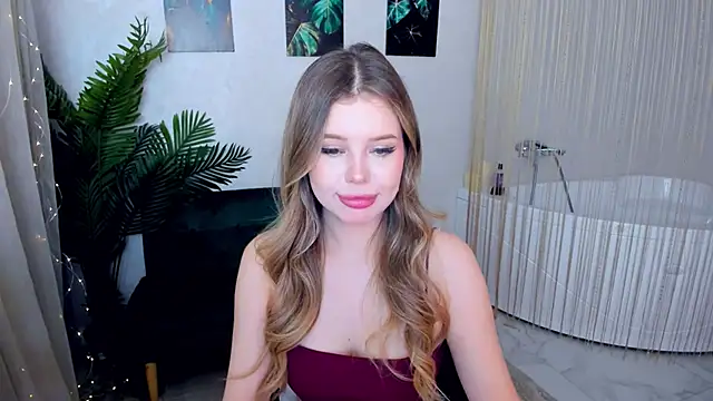 Snapshot of FollowLovee chatting on October 7, 7:55 pm FollowLovee online show from October 7, 7:55 pm