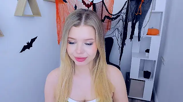 Snapshot of FollowLovee chatting on November 2, 11:34 am FollowLovee online show from November 2, 11:34 am