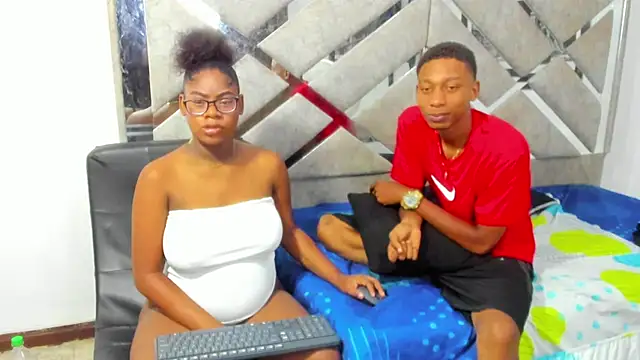 EvaxEmma online show from May 21, 2:46 pm