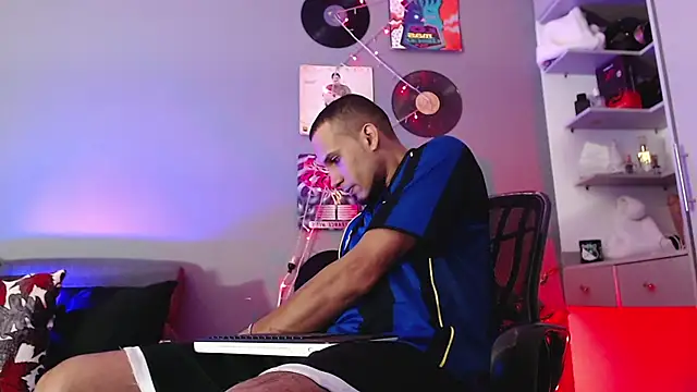 MagnusFrost online show from January 4, 4:33 am