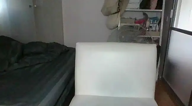 iamMalixxx online show from March 12, 10:59 am