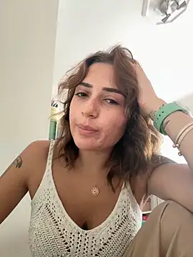 Snapshot of yaprakmericc chatting on September 16, 1:45 pm yaprakmericc online show from September 16, 1:45 pm