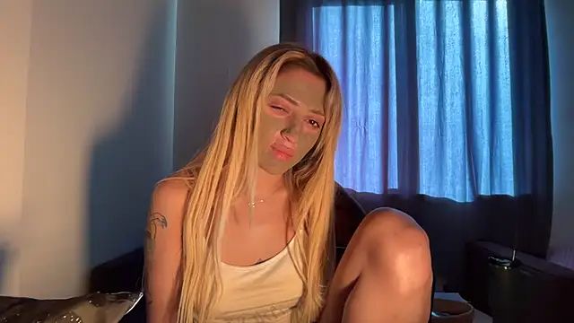 Snapshot of yaprakmericc chatting on November 9, 11:41 am yaprakmericc online show from November 9, 11:41 am