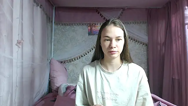 Snapshot of leila_bambi_ chatting on November 27, 6:21 pm leila bambi online show from November 27, 6:21 pm