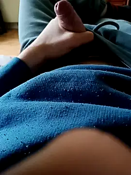 Snapshot of NudeYogaBoy chatting on February 5, 1:33 pm NudeYogaBoy online show from February 5, 1:33 pm