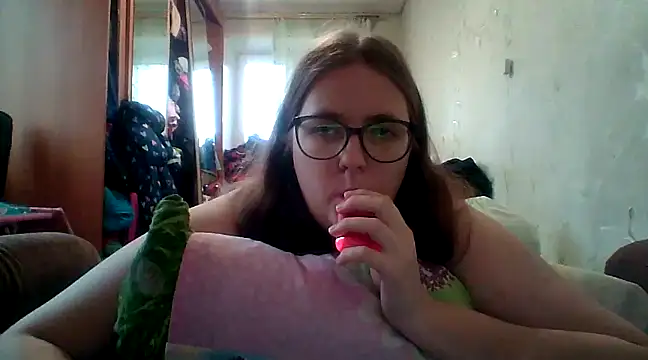 Snapshot of DesireMelissa chatting on January 24, 6:35 am DesireMelissa online show from January 24, 6:35 am