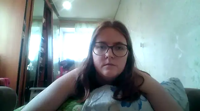 Snapshot of DesireMelissa chatting on February 4, 9:38 am DesireMelissa online show from February 4, 9:38 am