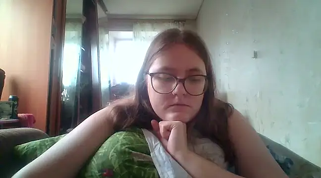 Snapshot of DesireMelissa chatting on February 4, 12:44 pm DesireMelissa online show from February 4, 12:44 pm