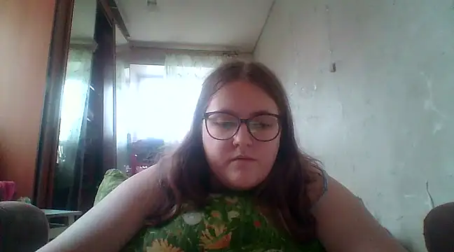 Snapshot of DesireMelissa chatting on February 5, 7:39 am DesireMelissa online show from February 5, 7:39 am