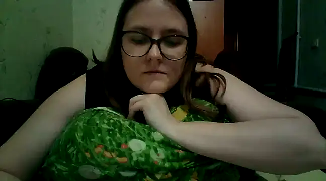 Snapshot of DesireMelissa chatting on February 17, 5:53 pm DesireMelissa online show from February 17, 5:53 pm