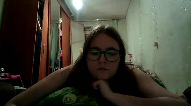 Snapshot of DesireMelissa chatting on February 18, 4:59 pm DesireMelissa online show from February 18, 4:59 pm