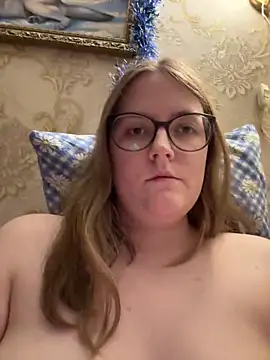 Snapshot of DesireMelissa chatting on February 18, 8:14 pm DesireMelissa online show from February 18, 8:14 pm