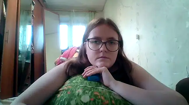 Snapshot of DesireMelissa chatting on February 28, 2:53 pm DesireMelissa online show from February 28, 2:53 pm