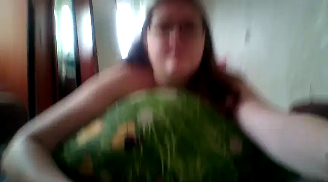 Snapshot of DesireMelissa chatting on March 3, 5:42 am DesireMelissa online show from March 3, 5:42 am