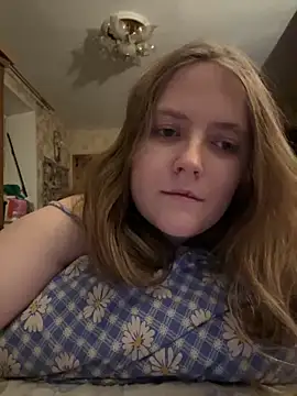 Snapshot of DesireMelissa chatting on March 3, 8:11 pm DesireMelissa online show from March 3, 8:11 pm