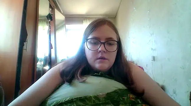 Snapshot of DesireMelissa chatting on March 8, 10:22 am DesireMelissa online show from March 8, 10:22 am