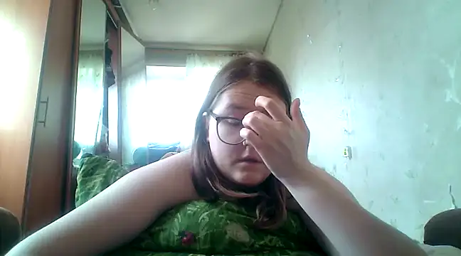 Snapshot of DesireMelissa chatting on March 13, 10:36 am DesireMelissa online show from March 13, 10:36 am