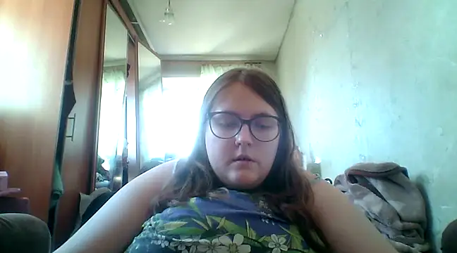 Snapshot of DesireMelissa chatting on March 18, 10:03 am DesireMelissa online show from March 18, 10:03 am