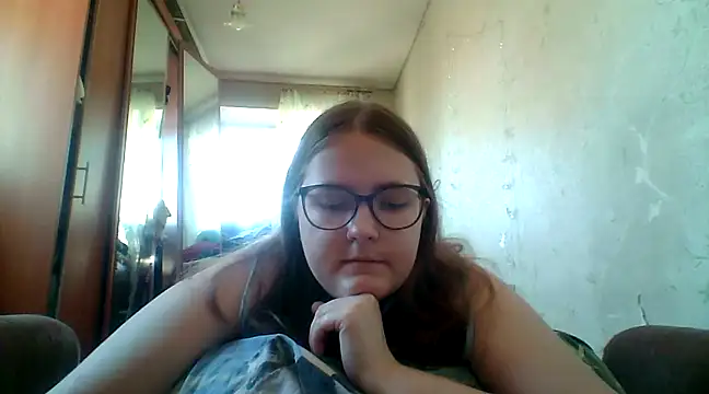 Snapshot of DesireMelissa chatting on March 23, 8:26 am DesireMelissa online show from March 23, 8:26 am