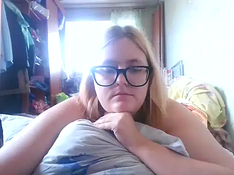 Snapshot of DesireMelissa chatting on September 24, 6:39 am DesireMelissa online show from September 24, 6:39 am