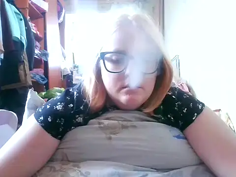 Snapshot of DesireMelissa chatting on October 7, 8:11 am DesireMelissa online show from October 7, 8:11 am