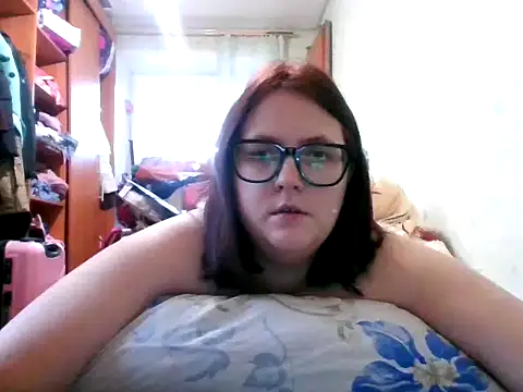 Snapshot of DesireMelissa chatting on October 21, 5:19 am DesireMelissa online show from October 21, 5:19 am