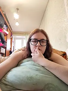 Snapshot of DesireMelissa chatting on November 25, 12:05 pm DesireMelissa online show from November 25, 12:05 pm