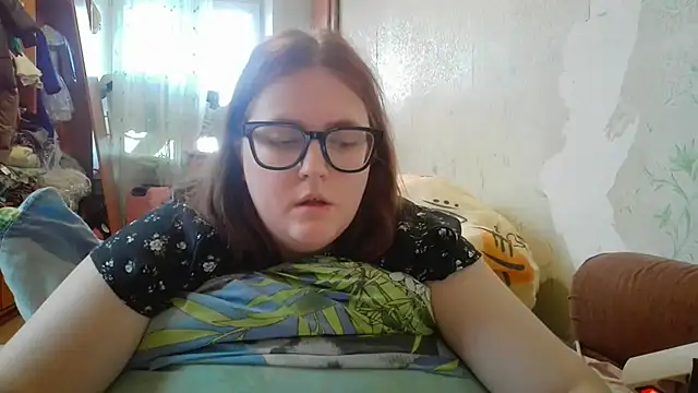 Snapshot of DesireMelissa chatting on December 14, 7:14 am DesireMelissa online show from December 14, 7:14 am