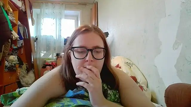 Snapshot of DesireMelissa chatting on December 15, 6:50 am DesireMelissa online show from December 15, 6:50 am