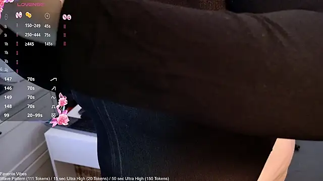 Big Beautiful MILF online show from January 8, 1:02 pm