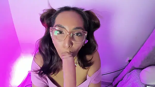 Leticia brownn1 online show from May 20, 7:42 pm