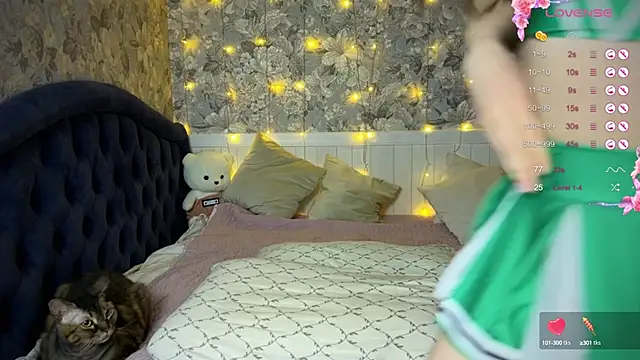 ChloeMillerMeow online show from February 25, 7:47 pm