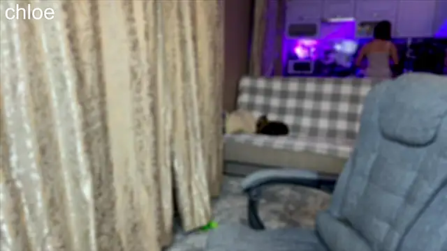 ChloeMillerMeow online show from October 14, 6:20 pm