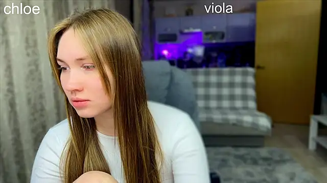 ChloeMillerMeow online show from October 17, 7:05 pm