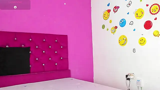 Snapshot of Sofi_Hot_20 chatting on March 7, 10:56 am Sofi Hot 20 online show from March 7, 10:56 am