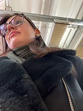 RinaCat online show from March 2, 11:29 am