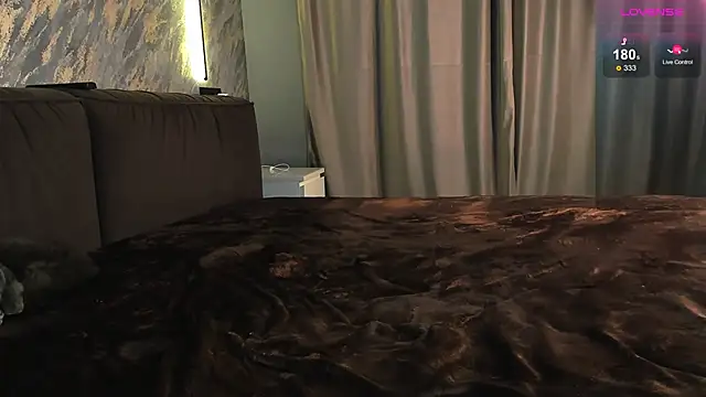 laflamebella online show from February 25, 3:54 pm