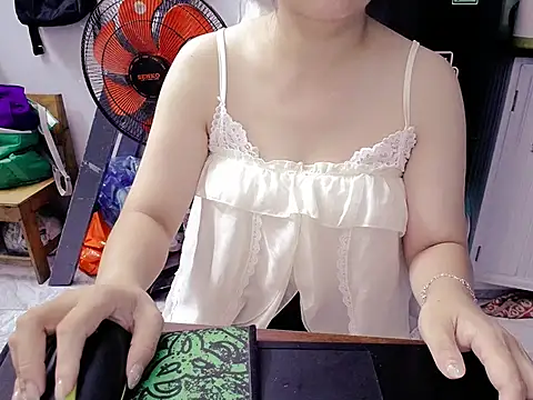 Haruka95 online show from June 15, 4:15 am