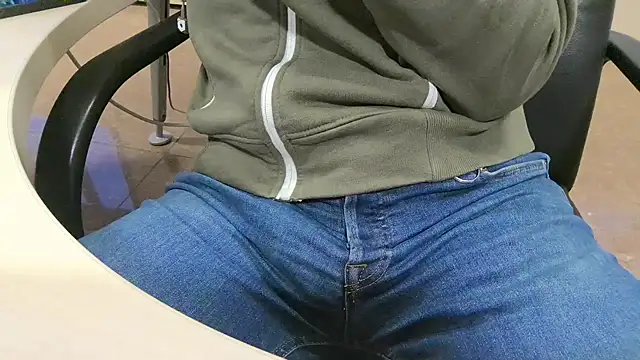 alessandroman2114 online show from October 21, 4:19 pm